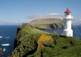 Фарерские острова - зеленые крыши и кровавые традиции